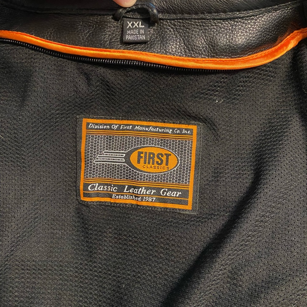 Leather Jacket - Picture 4 of 8